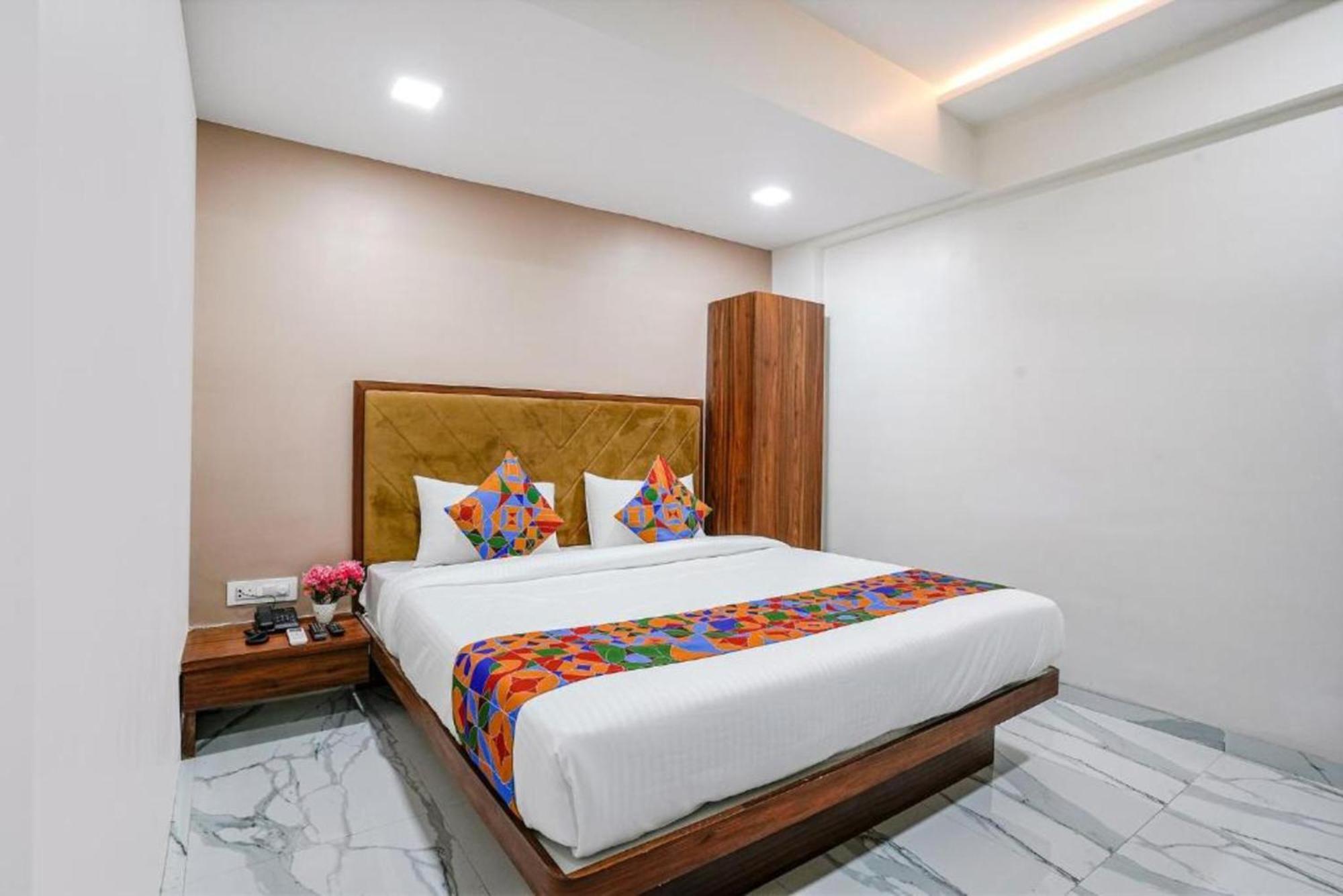 Hotel Ambience -5 Mints Walk From Railway Station New Delhi Exterior photo