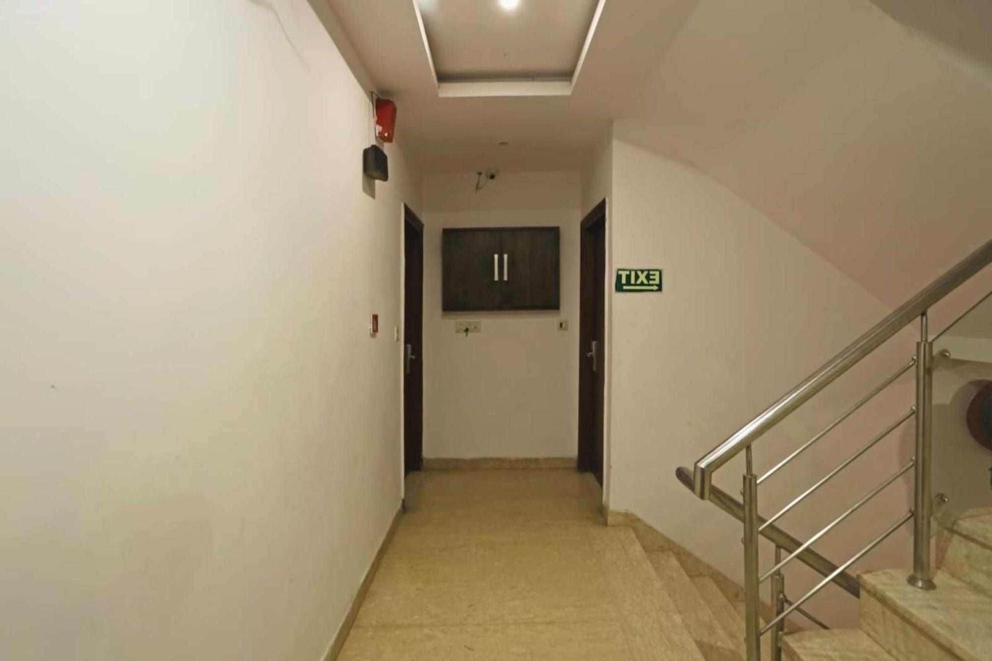 Hotel Ambience -5 Mints Walk From Railway Station New Delhi Exterior photo