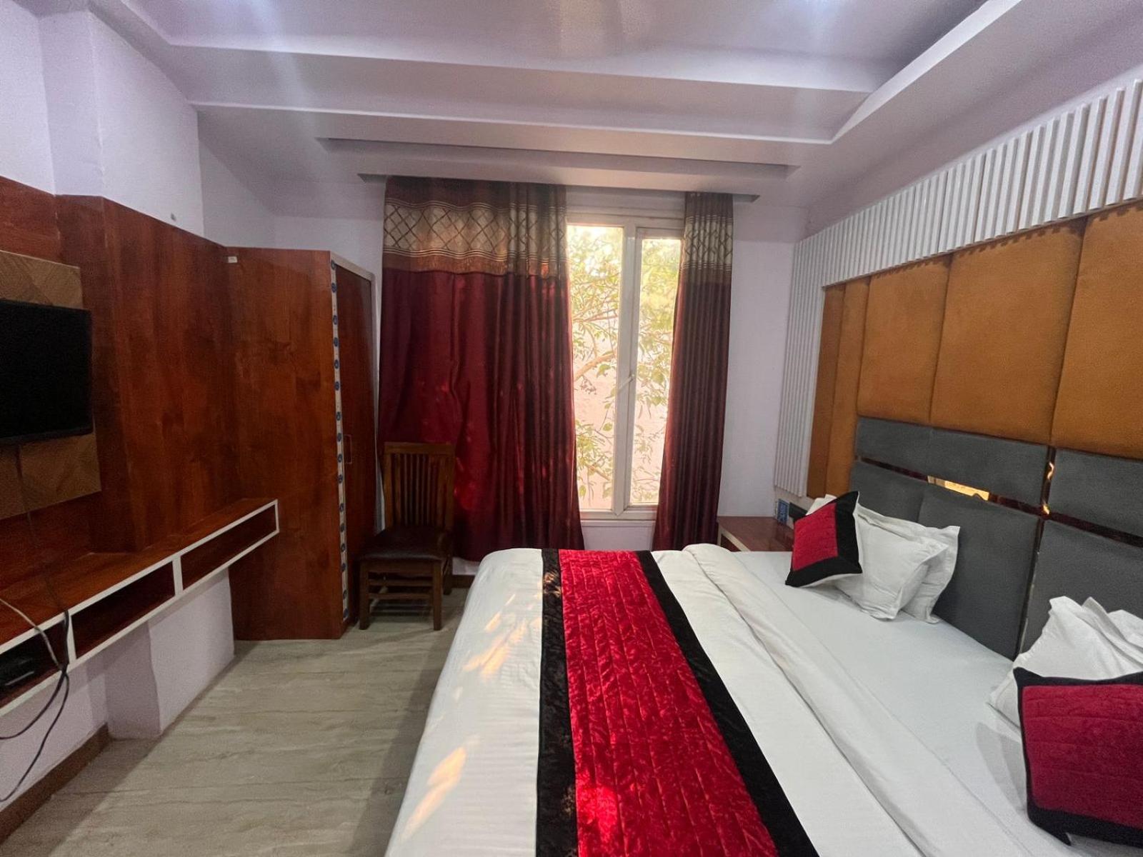 Hotel Ambience -5 Mints Walk From Railway Station New Delhi Exterior photo