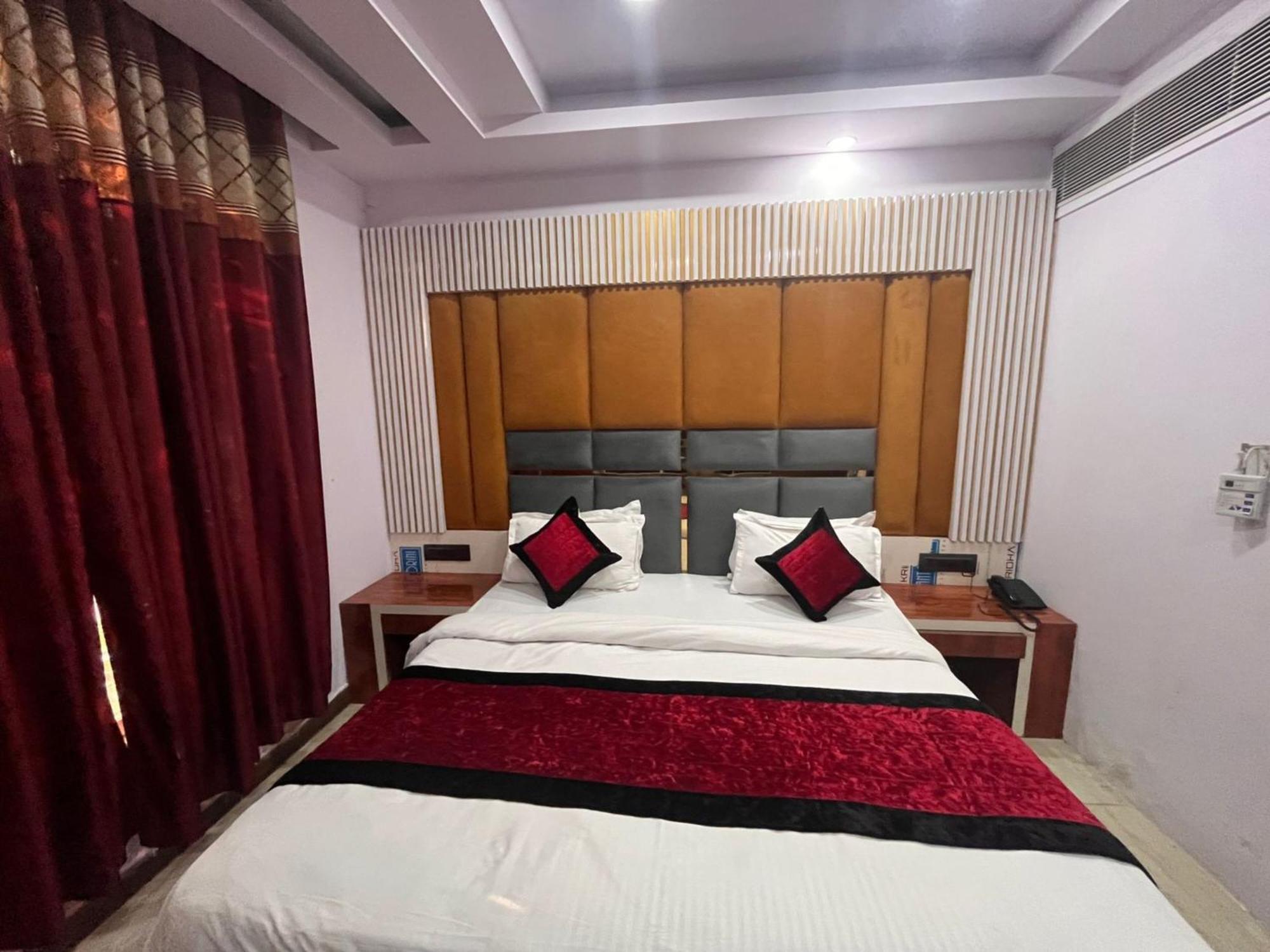 Hotel Ambience -5 Mints Walk From Railway Station New Delhi Exterior photo