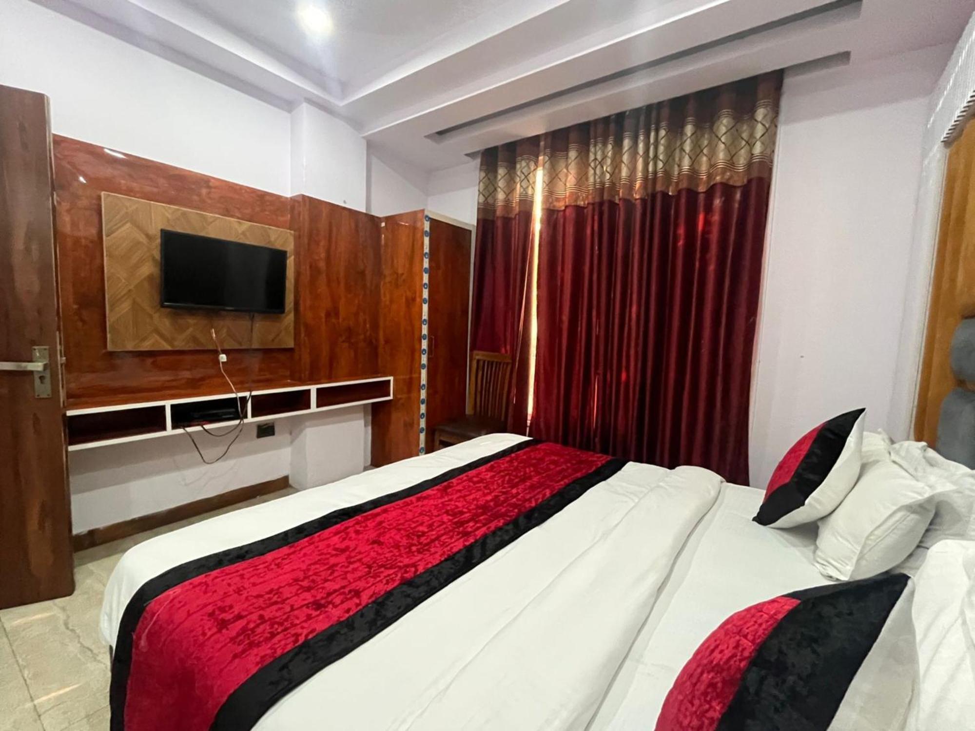 Hotel Ambience -5 Mints Walk From Railway Station New Delhi Exterior photo