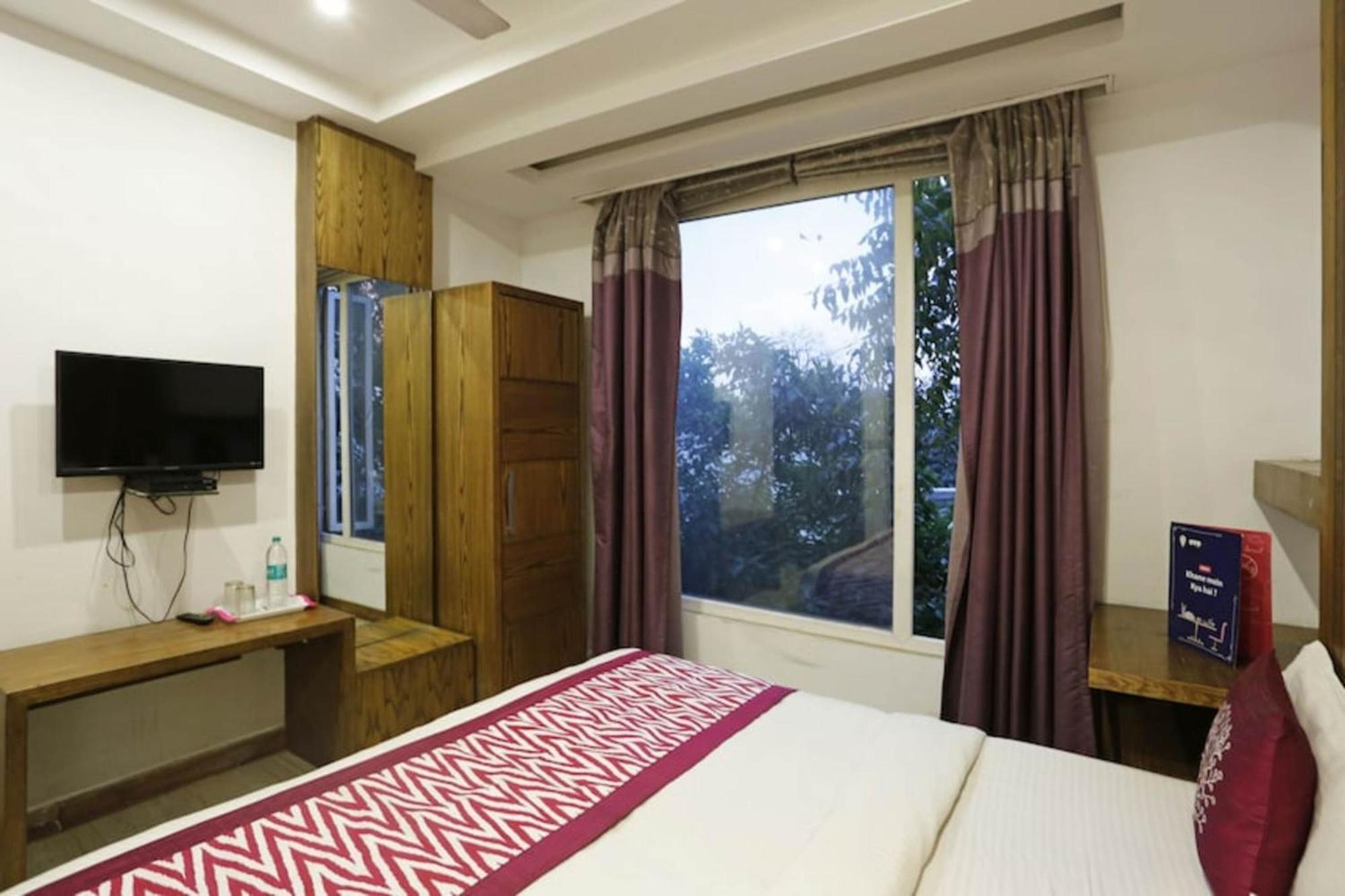 Hotel Ambience -5 Mints Walk From Railway Station New Delhi Exterior photo